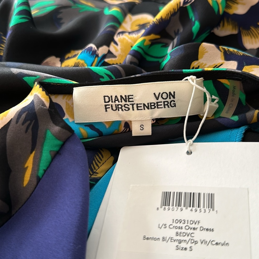 Diane Von Furstenberg Long Sleeve Crossover Dress - Picture 15 of 16
